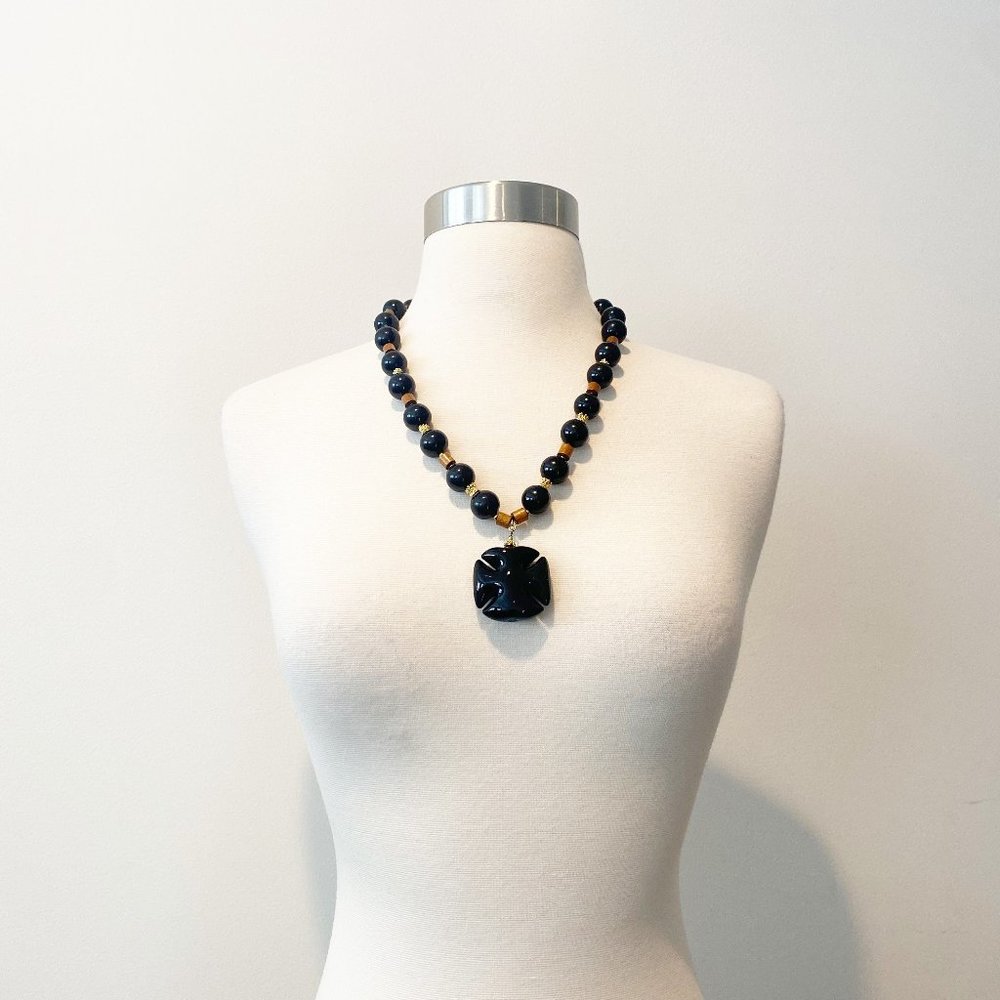542 Rare Vintage William DeLillo Maltese black bead cross necklace